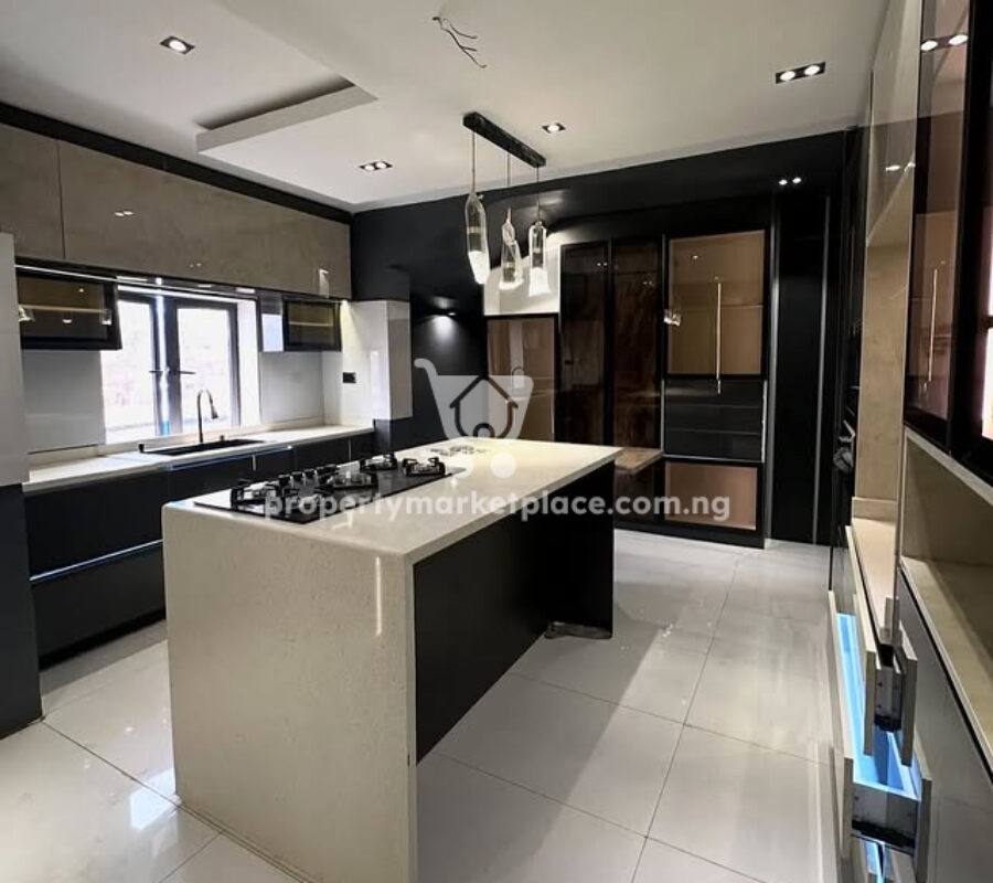 Smart 4 bedroom semi detached duplex with a room Bq