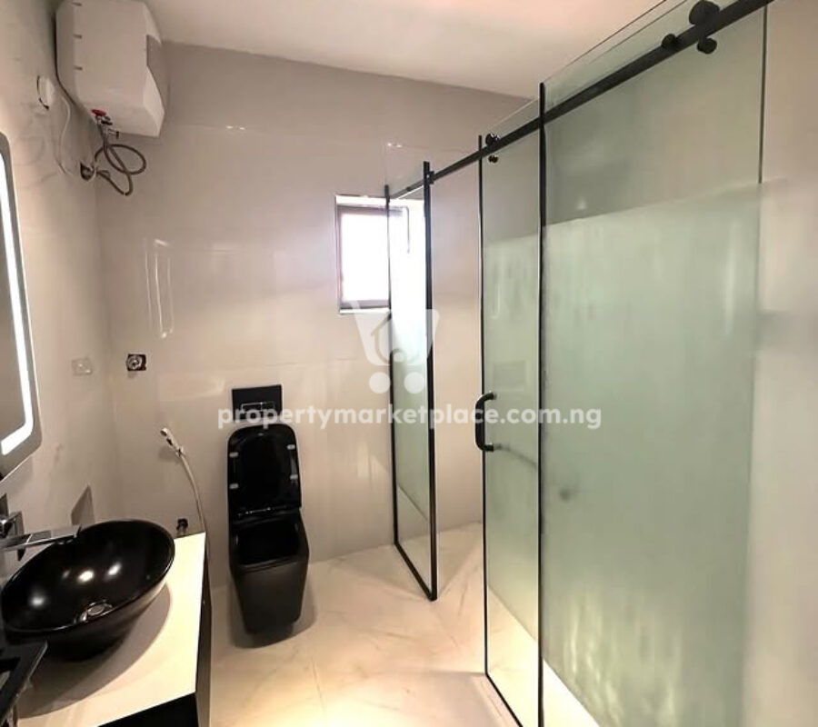 Smart 4 bedroom semi detached duplex with a room Bq