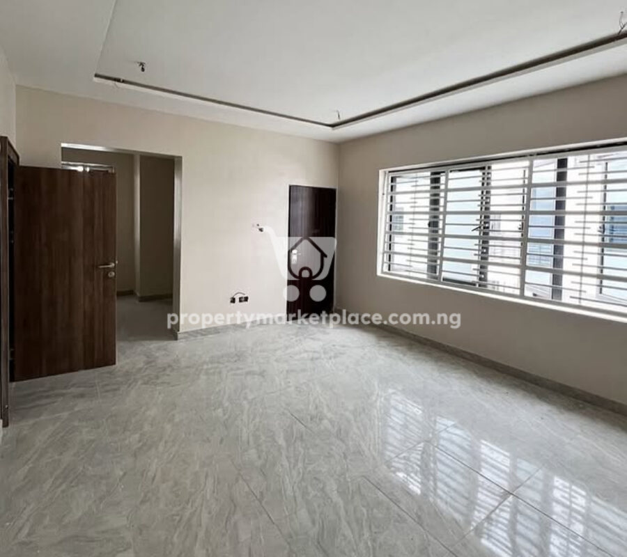 5 bedroom detached duplex with swimming pool
