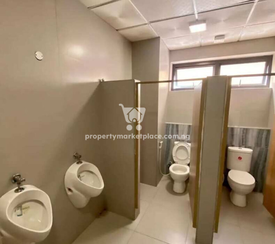 5 storey commercial complex with 1857 sqm available space