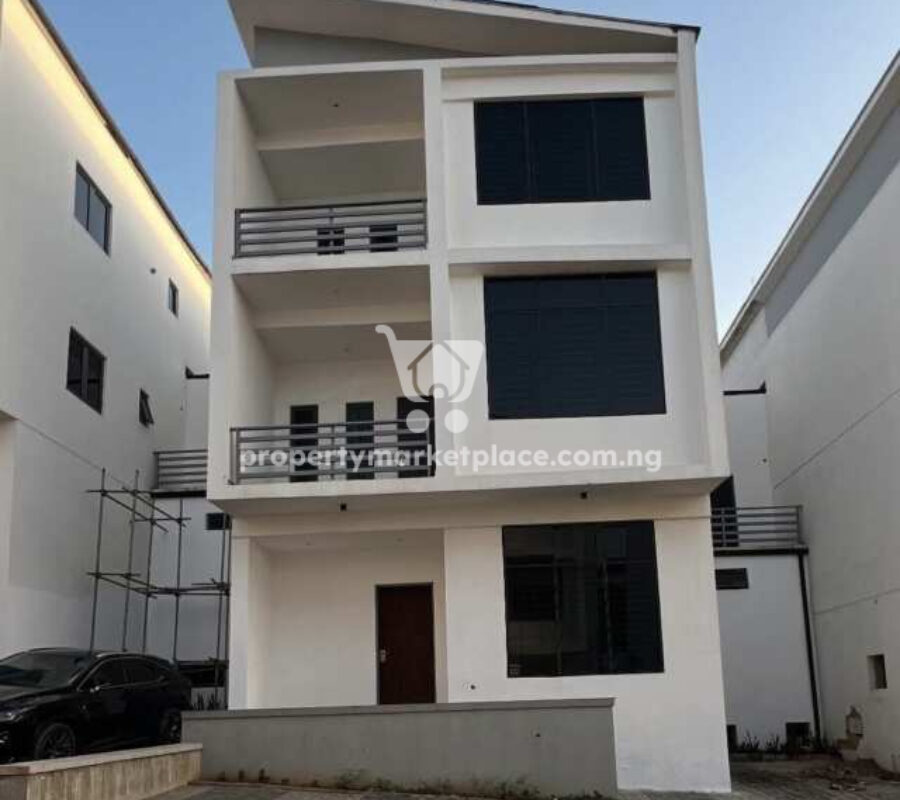 5 bedroom semi-detached duplex with 2 rooms boys quarters