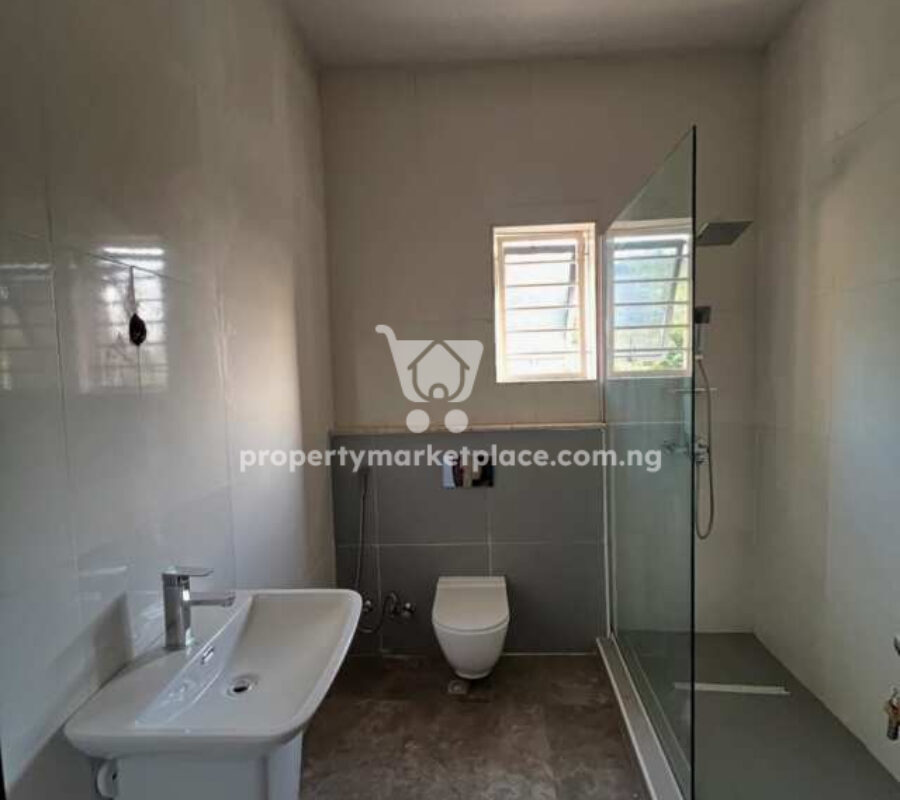 5 bedroom semi-detached duplex with 2 rooms boys quarters