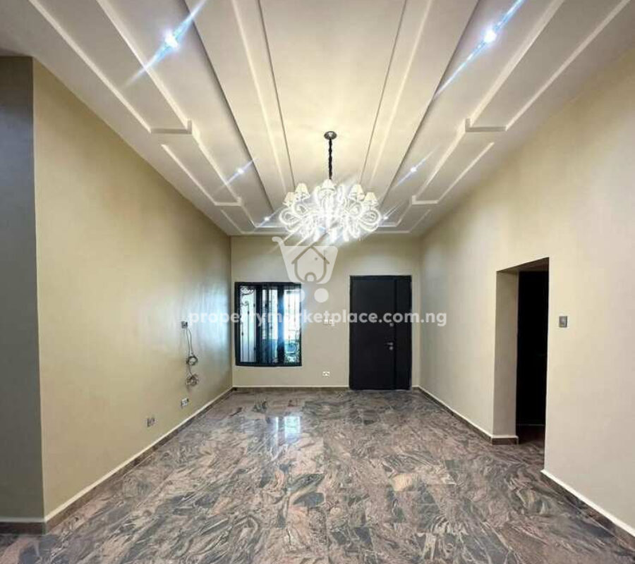 6 bedroom detached duplex with 2 rooms Bq