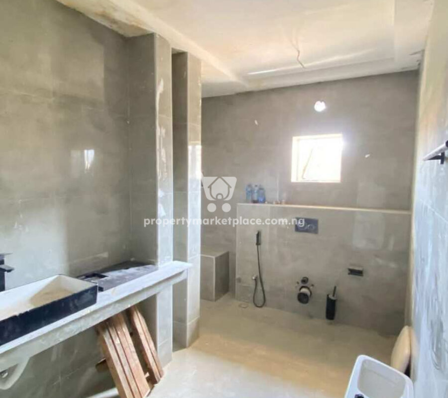 6 bedroom detached duplex with Bq in an estate