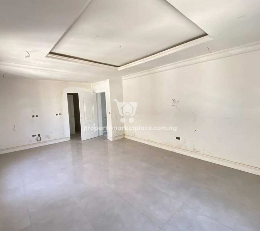 6 bedroom detached duplex with Bq in an estate