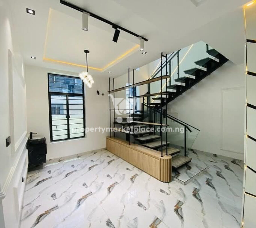 Nicely finished 5 bedroom detached duplex with swimming pool