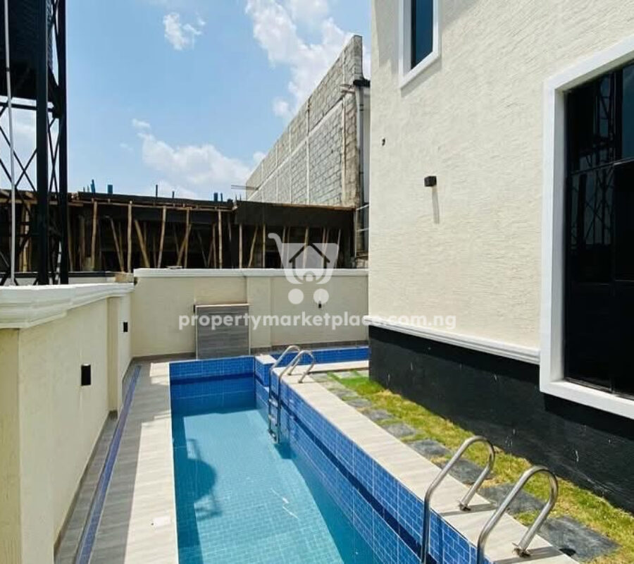 Nicely finished 5 bedroom detached duplex with swimming pool
