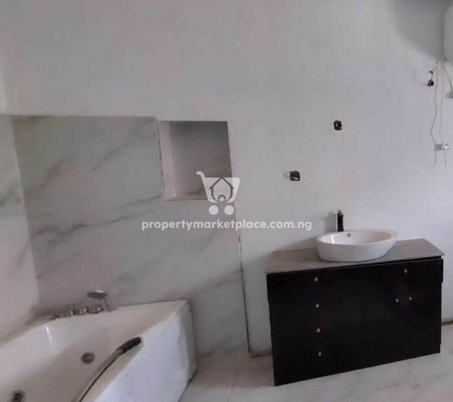 5 bedroom terrace duplex with a room boys quarters