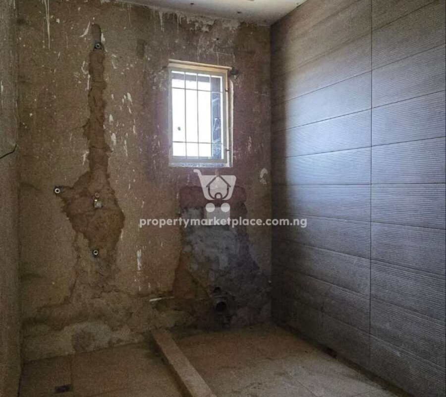5 bedroom detached duplex with 2 rooms Bq (semi-finished)