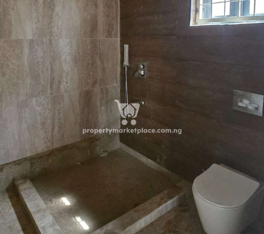 5 bedroom detached duplex with 2 rooms Bq (semi-finished)