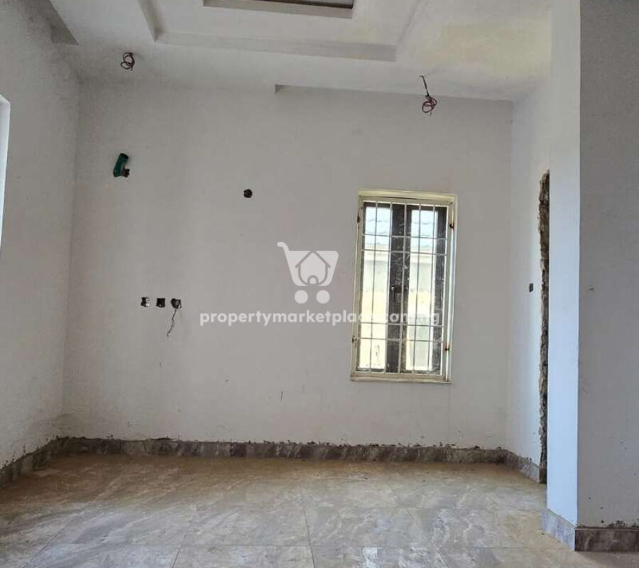 5 bedroom detached duplex with 2 rooms Bq (semi-finished)