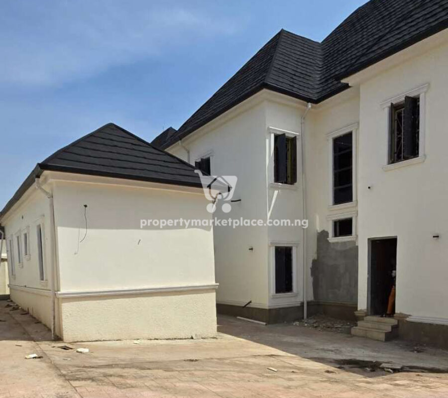 5 bedroom detached duplex with 2 rooms boys quarters