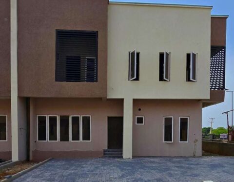 5 bedroom semi-detached duplex with Bq (advanced carcass)