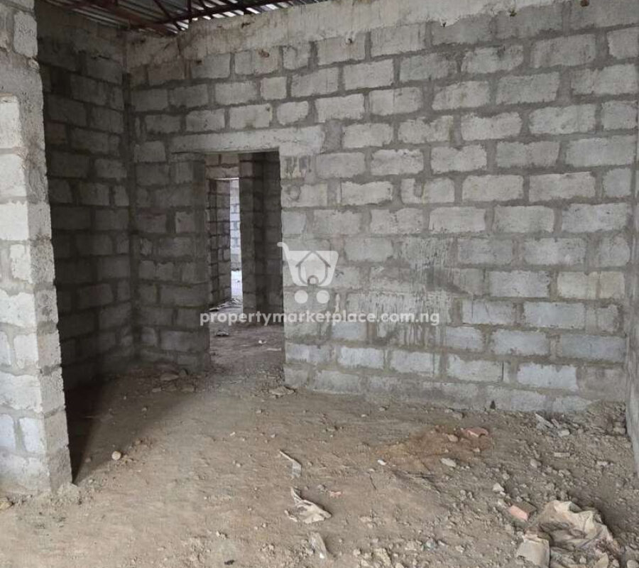 5 bedroom semi-detached duplex with Bq (advanced carcass)