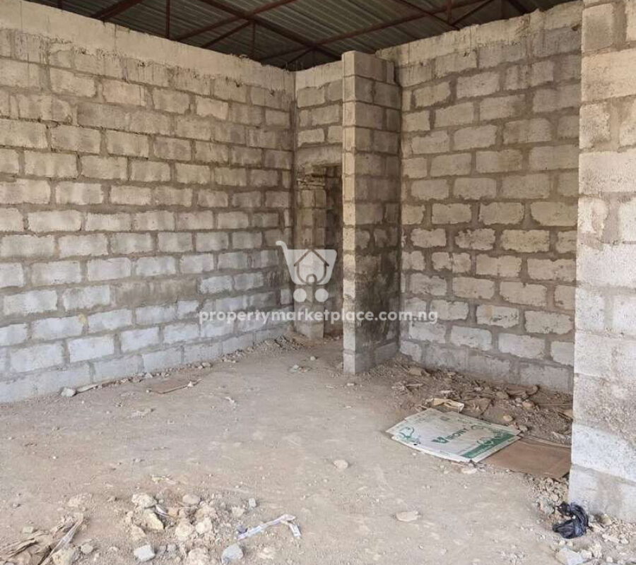 5 bedroom semi-detached duplex with Bq (advanced carcass)