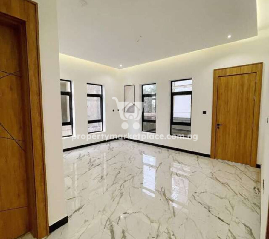 5 bedroom detached duplex with a room boys quarters