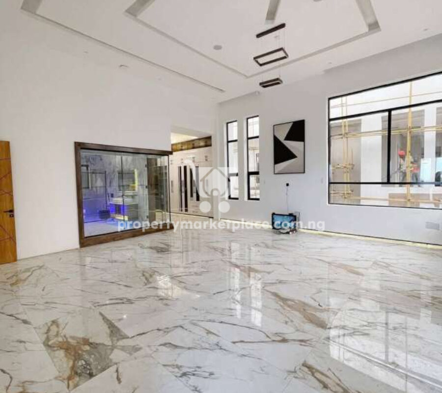 5 bedroom detached duplex with a room boys quarters