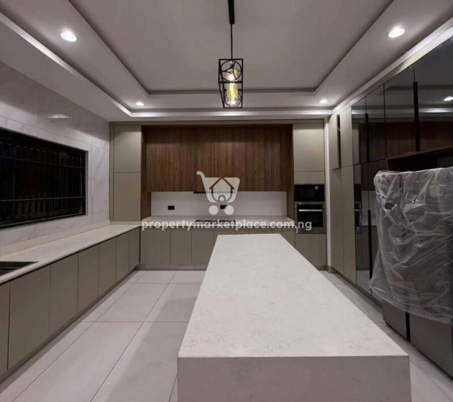 6 bedroom detached duplex with a room boys quarters