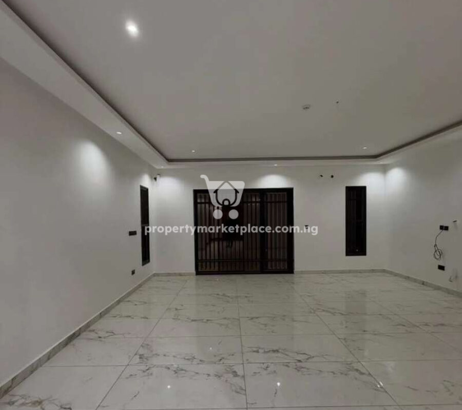 6 bedroom detached duplex with a room boys quarters