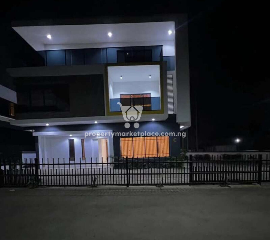 6 bedroom detached duplex with a room boys quarters