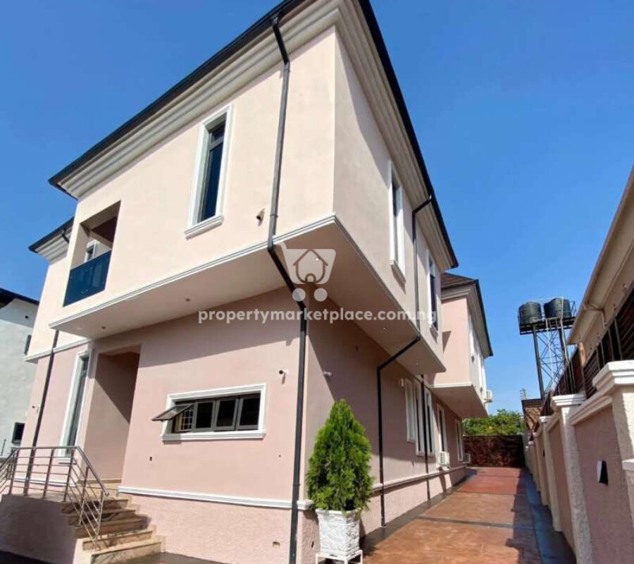 5 bedroom detached duplex with swimming pool