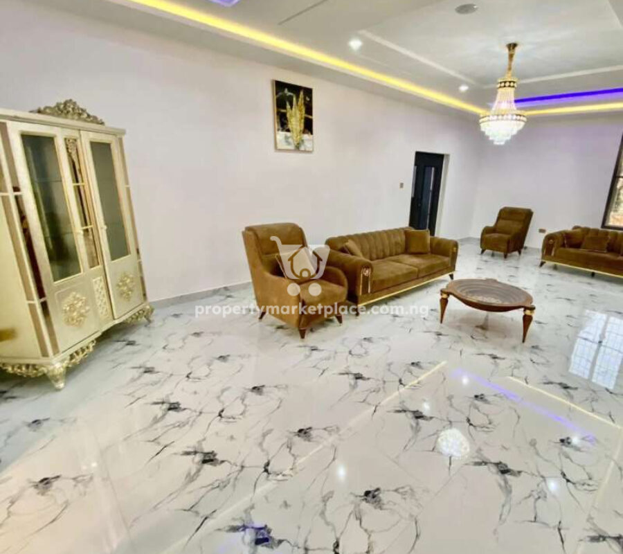 5 bedroom detached duplex with swimming pool