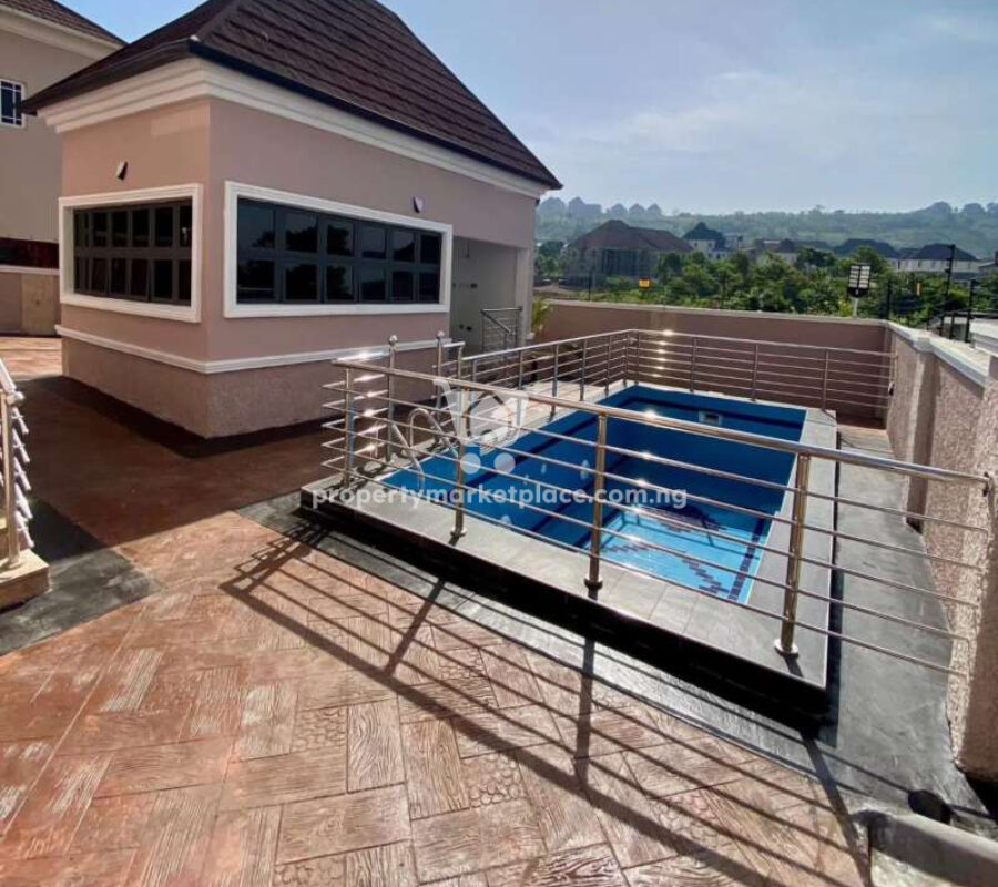5 bedroom detached duplex with swimming pool