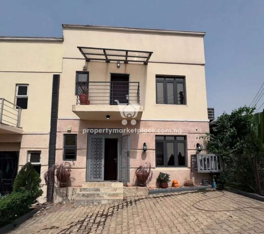 Nicely finished 4 bedroom terrace duplex with a room Bq