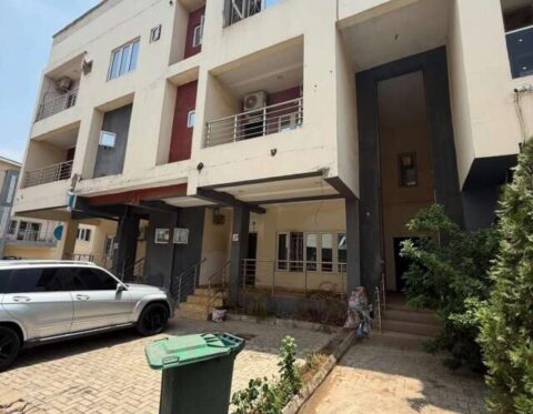 3 bedroom flat in a nice, serene and secured estate