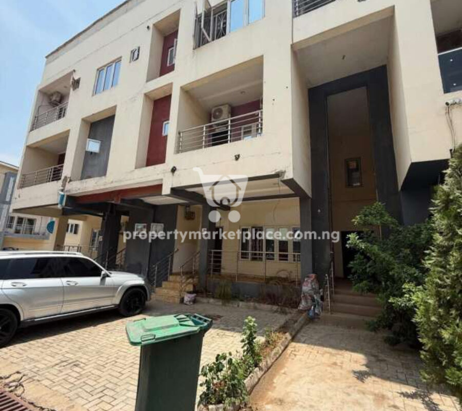 3 bedroom flat in a nice, serene and secured estate
