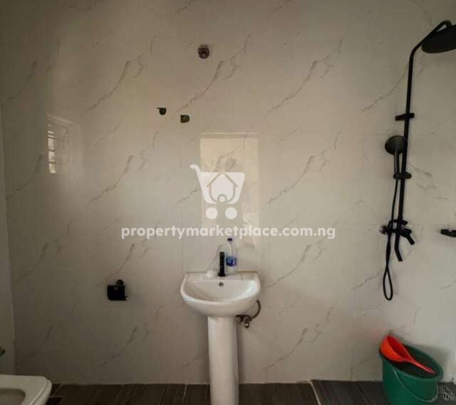 3 bedroom flat in a nice, serene and secured estate
