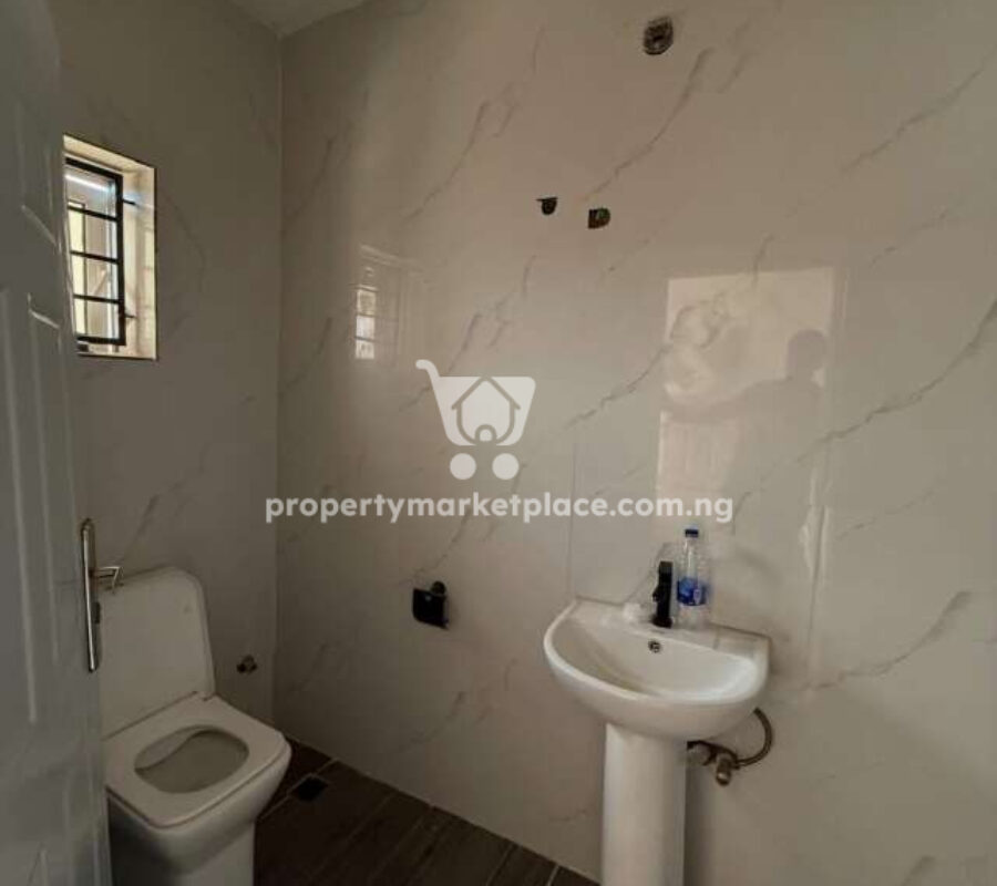 3 bedroom flat in a nice, serene and secured estate