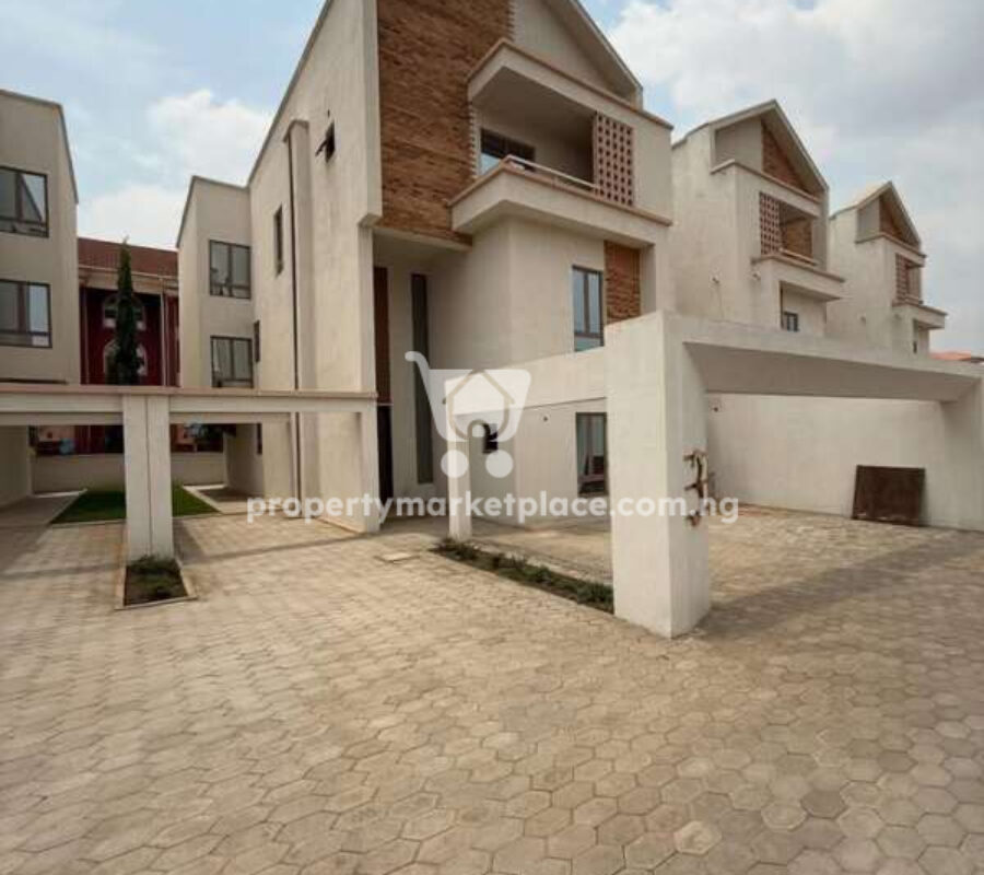 6 bedroom terrace duplex with Bq (semi-finished)