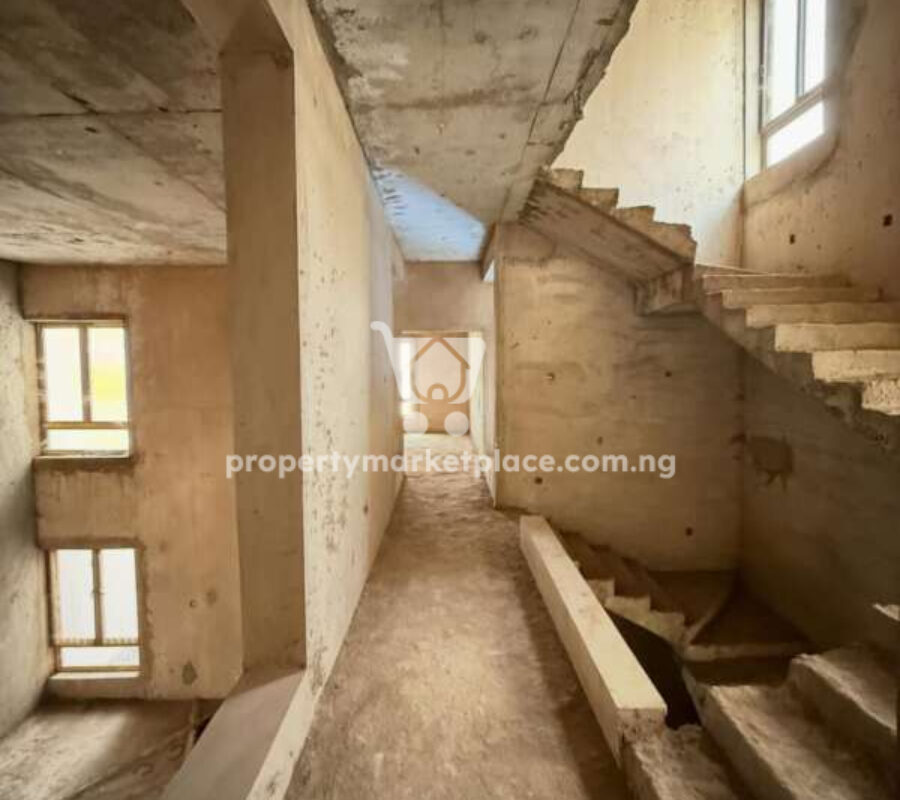 6 bedroom terrace duplex with Bq (semi-finished)