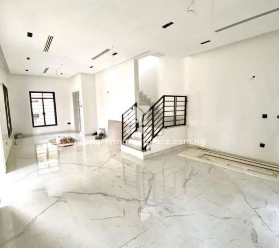 5 bedroom detached duplex in a nice, serene and secured estate