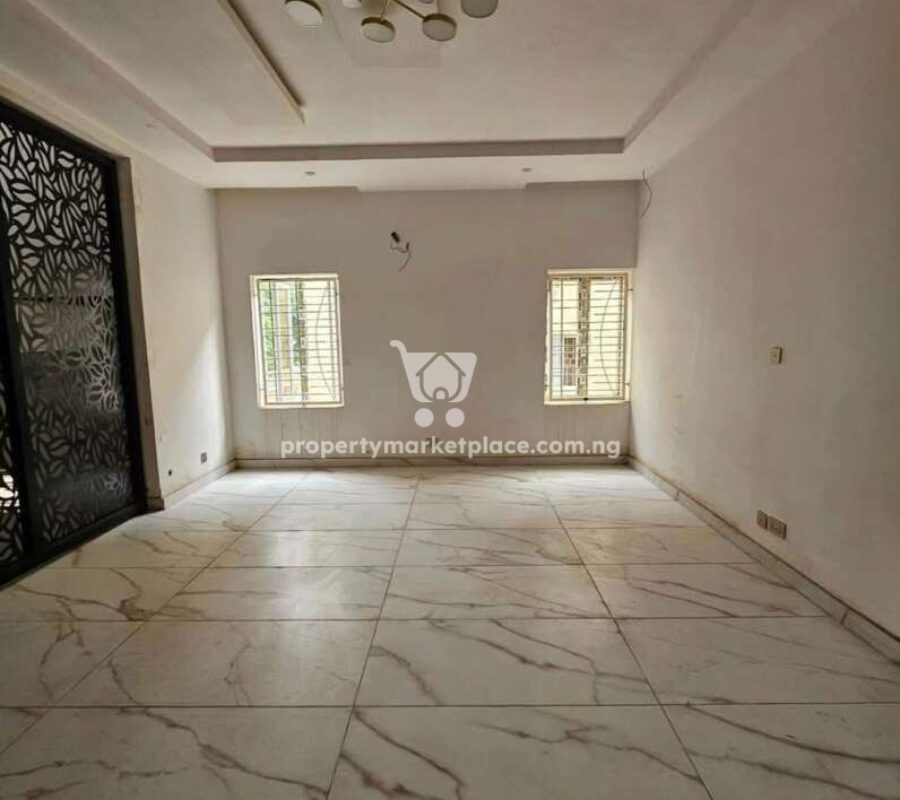 Spacious 4 bedroom terrace duplex with a room boys quarters