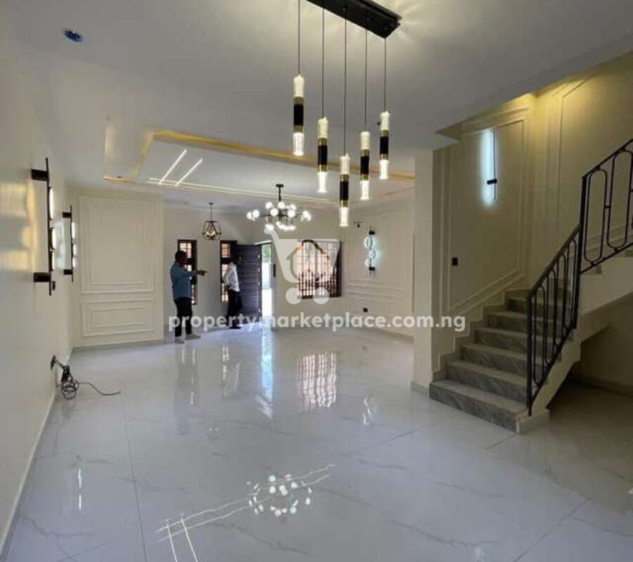 Nicely finished 4 bedroom terrace duplex with a room Bq