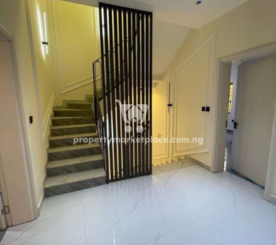 Nicely finished 4 bedroom terrace duplex with a room Bq