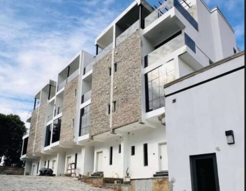 Spacious 4 bedroom terrace duplex with open rooftop
