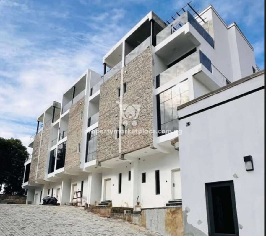Spacious 4 bedroom terrace duplex with open rooftop