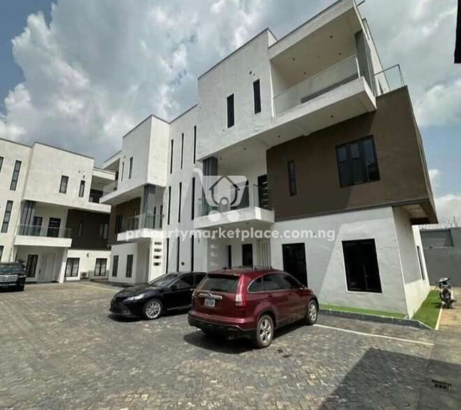 Luxury 5 bedroom semi-detached duplex with a room Bq