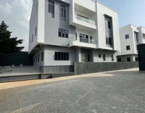 6 bedroom detached duplex with penthouse and swimming pool