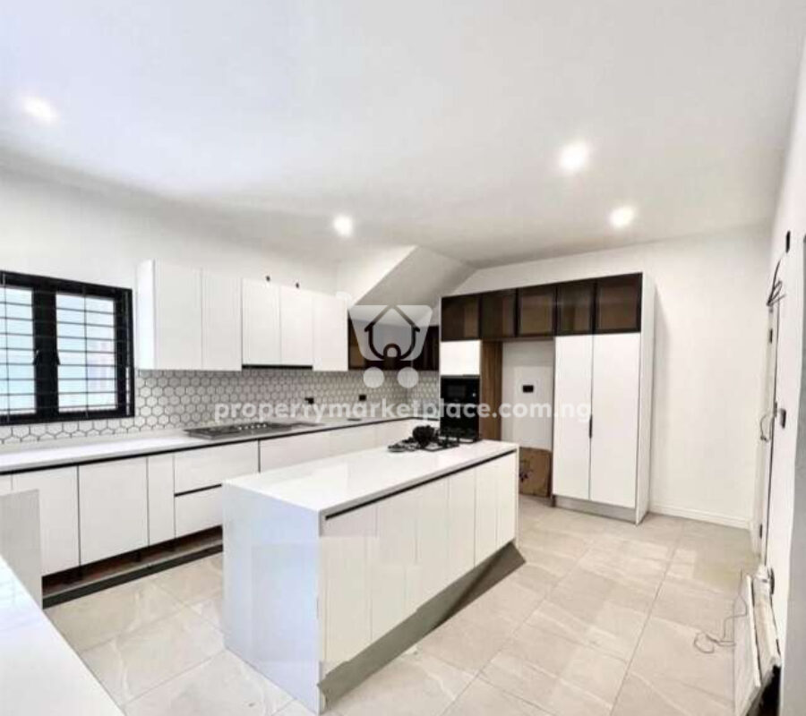 6 bedroom detached duplex with penthouse and swimming pool