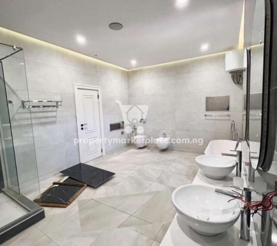 6 bedroom detached duplex with penthouse and swimming pool