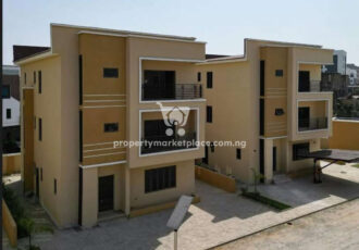 5 bedroom detached duplex with a room boys quarters