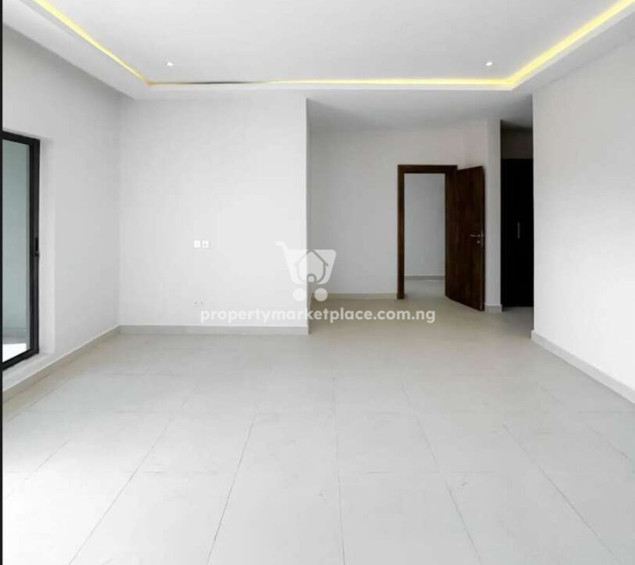 5 bedroom detached duplex with a room boys quarters