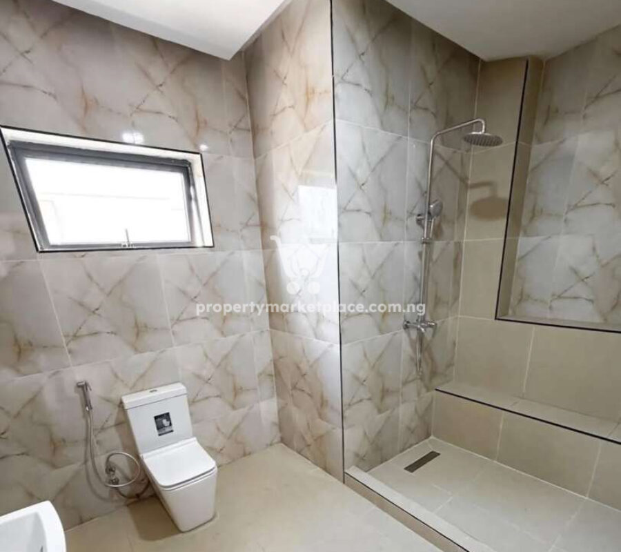 5 bedroom detached duplex with a room boys quarters