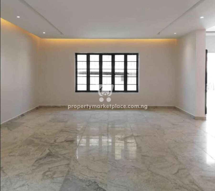5 bedroom detached duplex with a room boys quarters