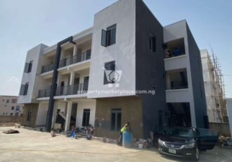Spacious 3 bedroom flat in a nice area