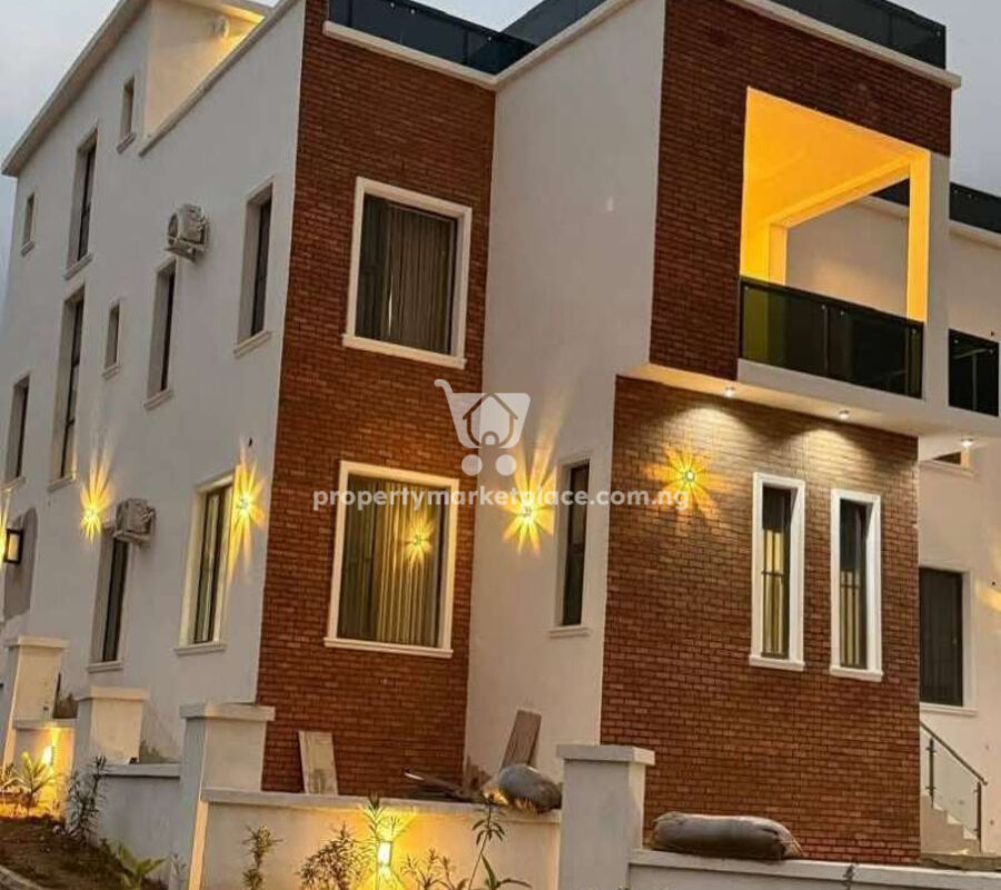 5 bedroom detached duplex with smart home features